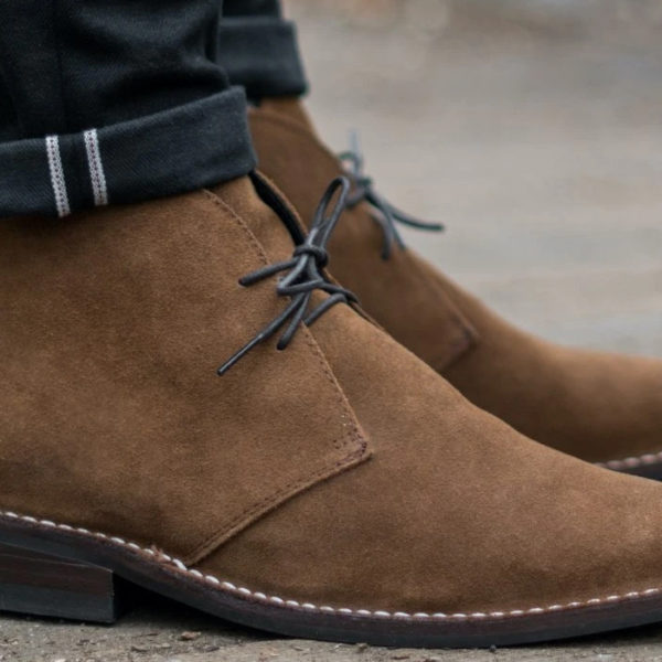 women want men to wear Chukka boots