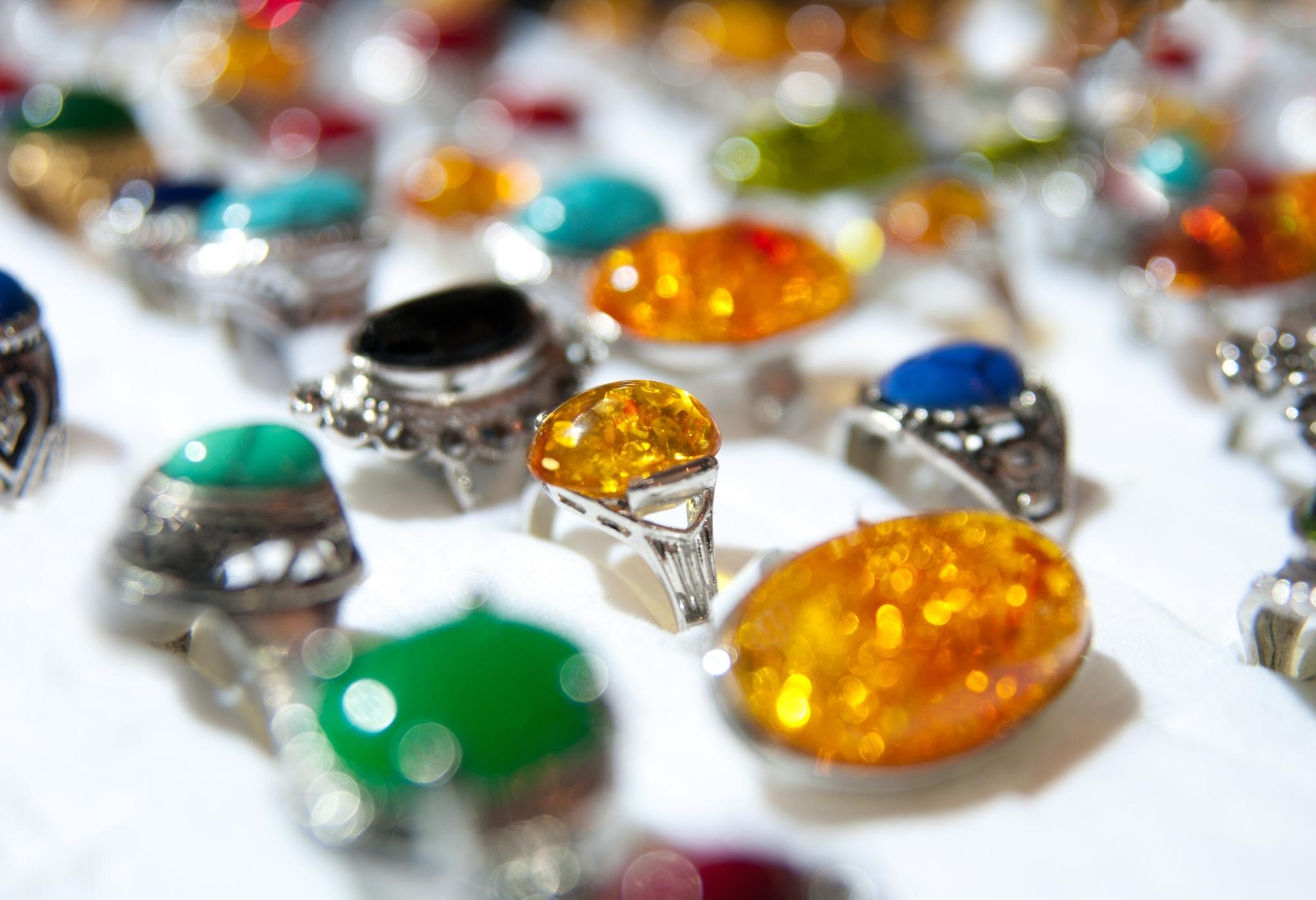 rings with gemstones other than diamond