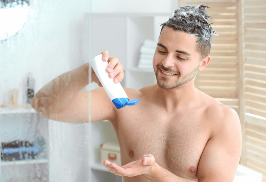 当你给男人染发时，洗发水是很危险的